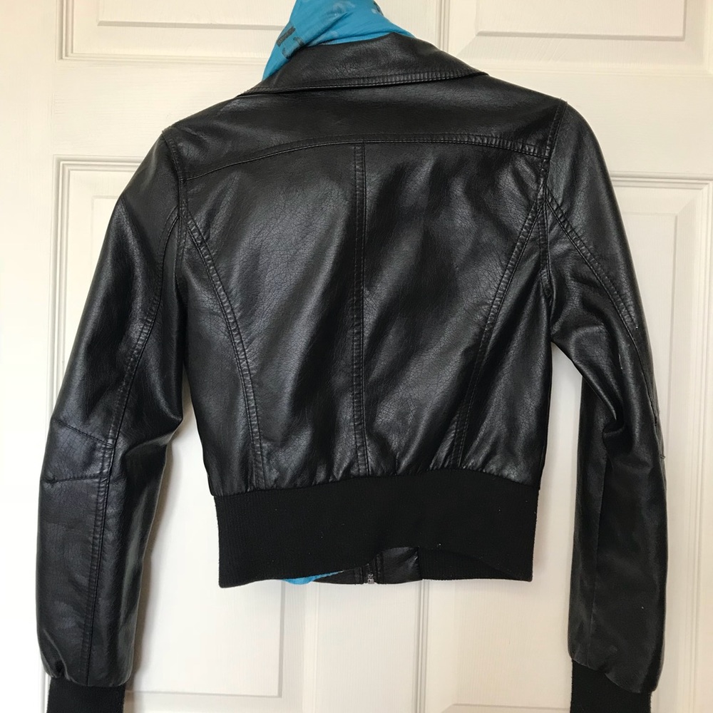 Black jacket - Picture 3 of 3